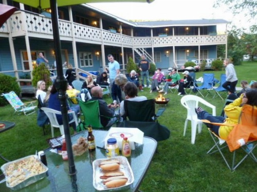 Viking Motel image 19
