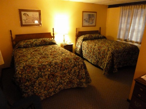 Viking Motel image 26