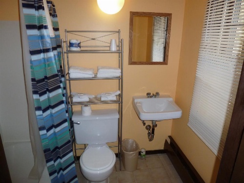 Viking Motel image 6